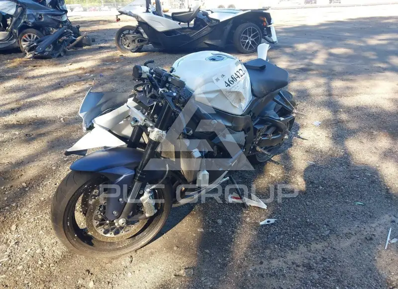 2023 Suzuki GSX-R600 фото