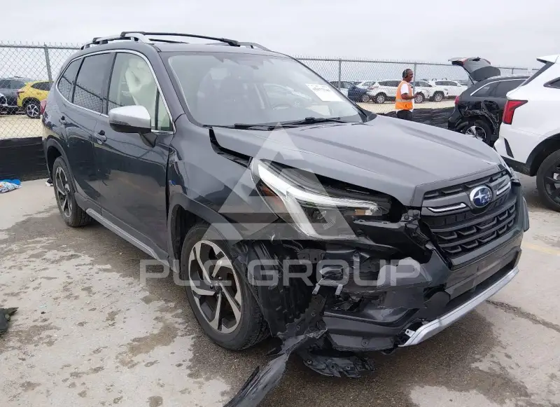 2023 Subaru Forester photo
