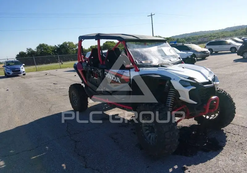 2023 Honda SXS1000 photo
