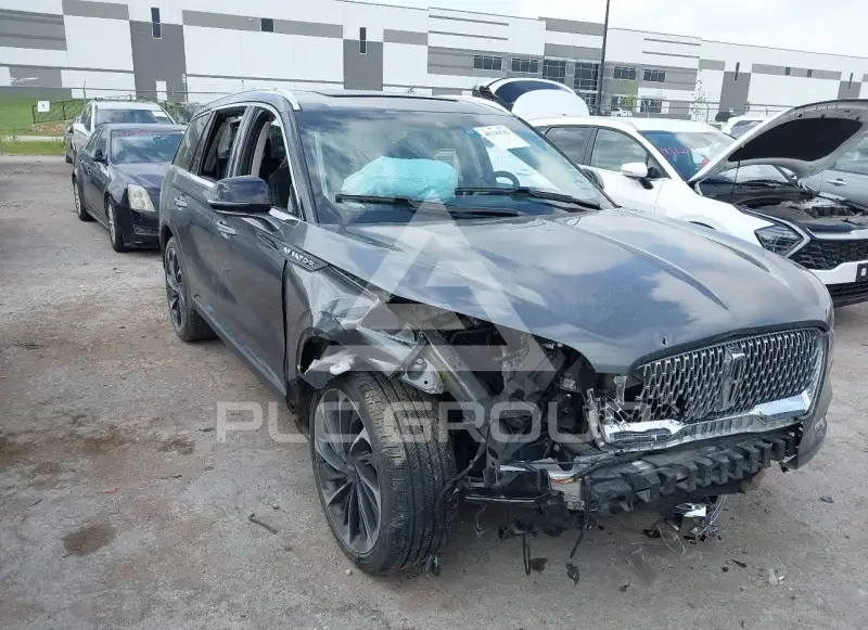 2023 Lincoln AVIATOR photo