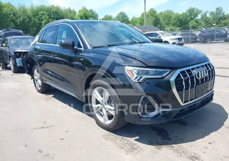 2023 Audi Q3 фото