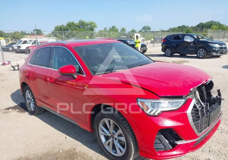 2023 Audi Q3 фото