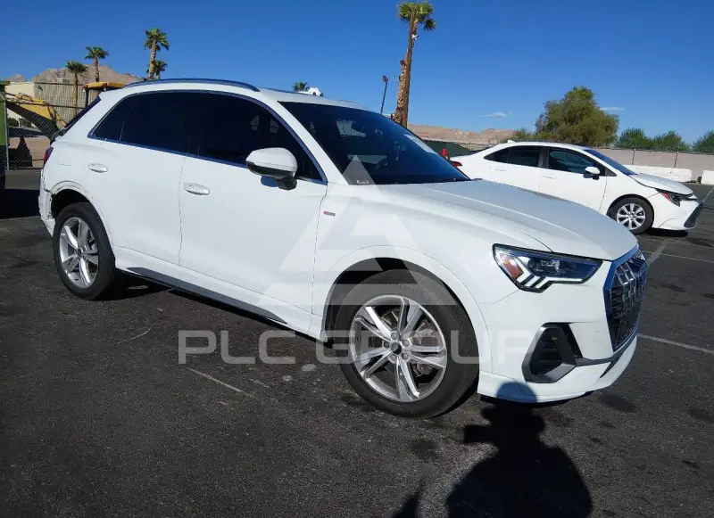 2023 Audi Q3 фото