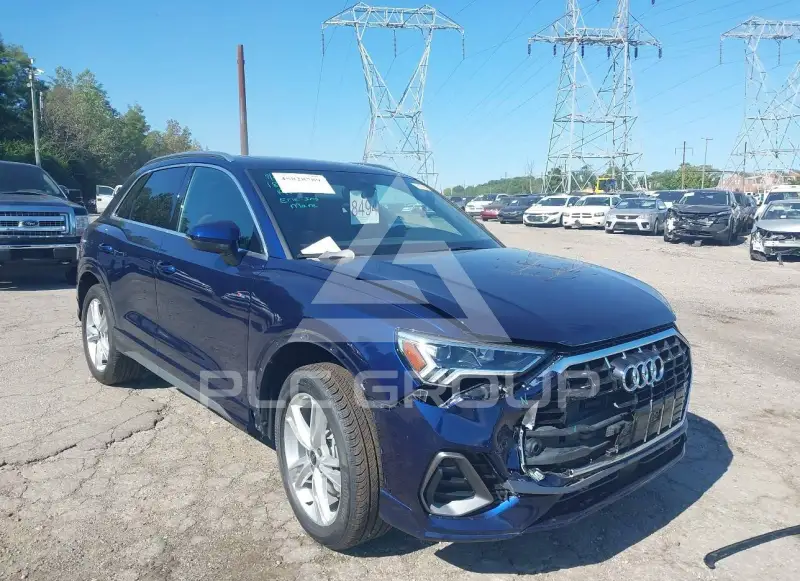 2023 Audi Q3 фото