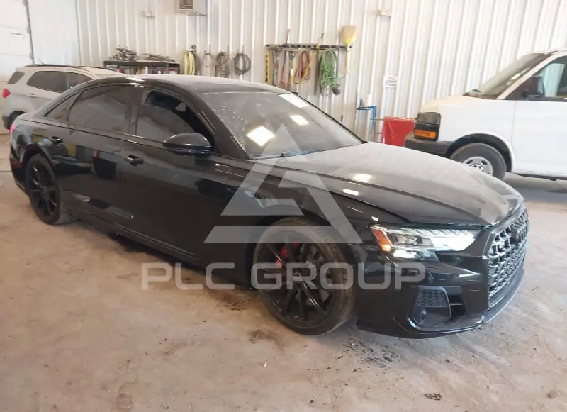 2023 Audi S8 фото