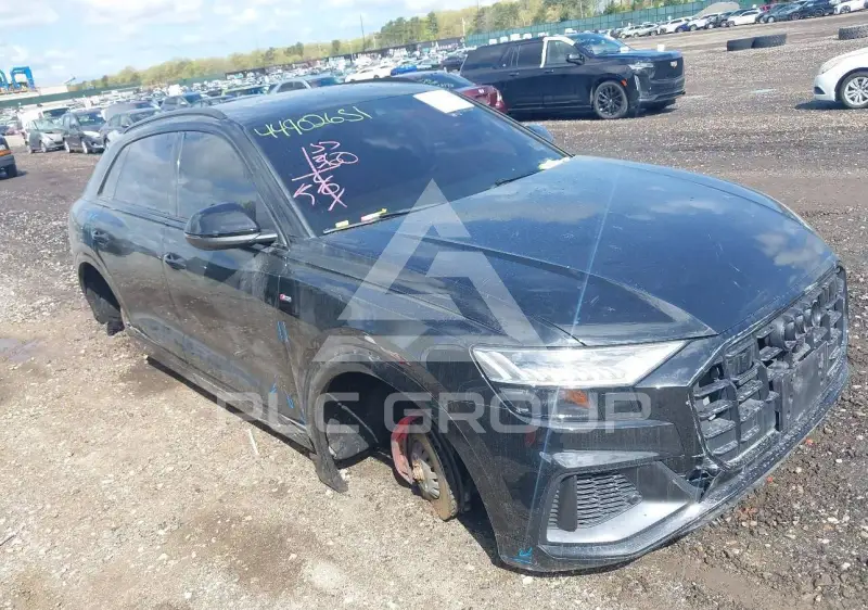 2023 Audi Q8 фото
