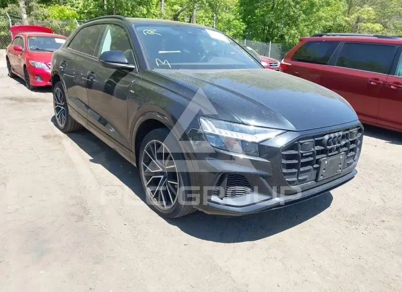 2023 Audi Q8 фото