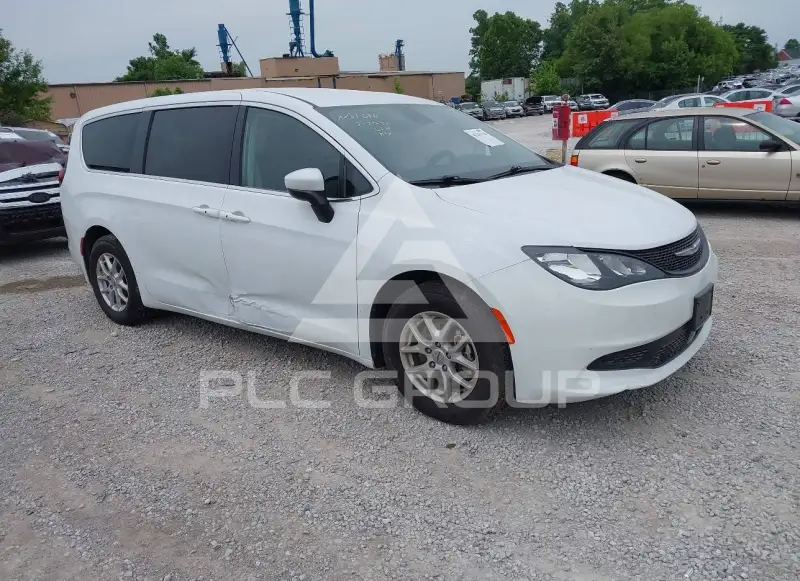 2023 Chrysler VOYAGER фото