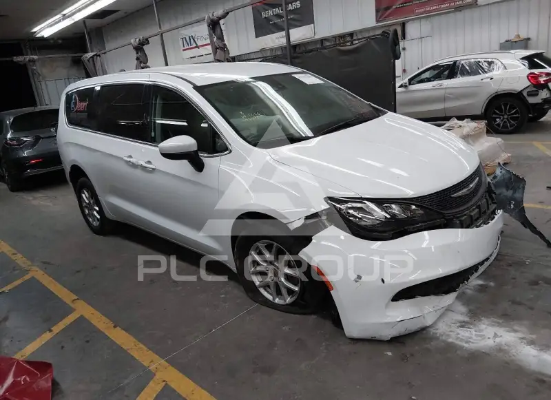 2023 Chrysler VOYAGER фото