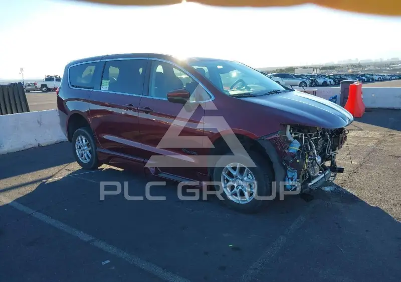 2023 Chrysler VOYAGER photo