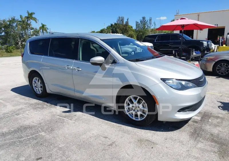 2023 Chrysler VOYAGER фото