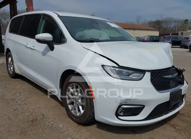 2023 Chrysler PACIFICA photo