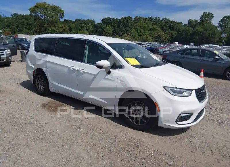 2023 Chrysler PACIFICA photo