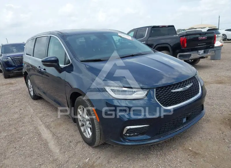2023 Chrysler PACIFICA photo