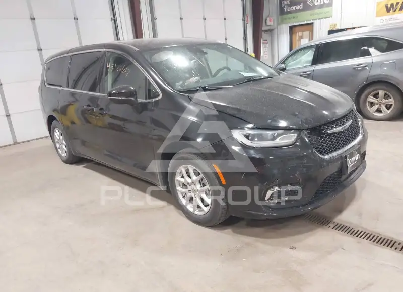 2023 Chrysler PACIFICA photo