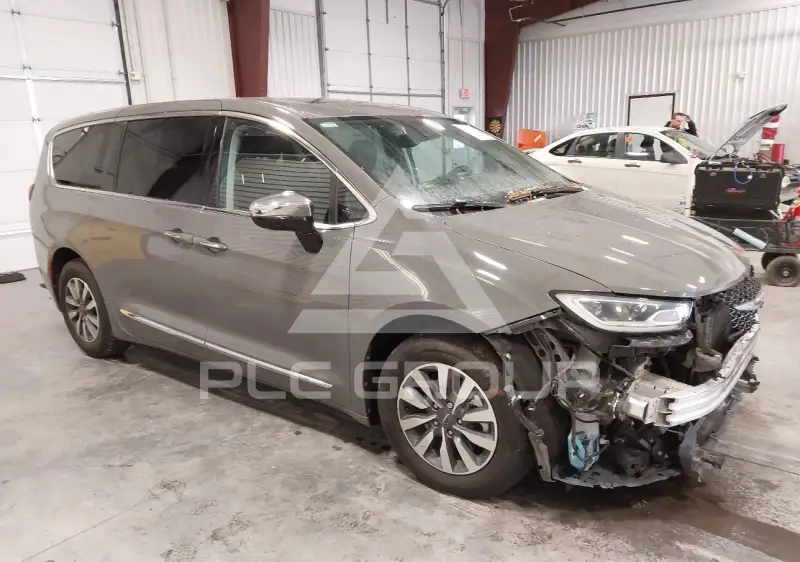 2023 Chrysler PACIFICA photo