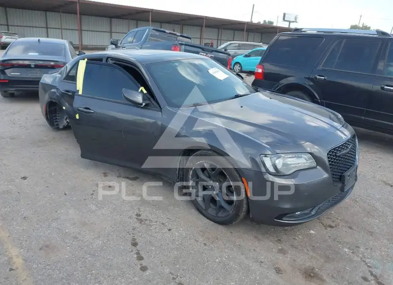 2023 Chrysler 300 фото