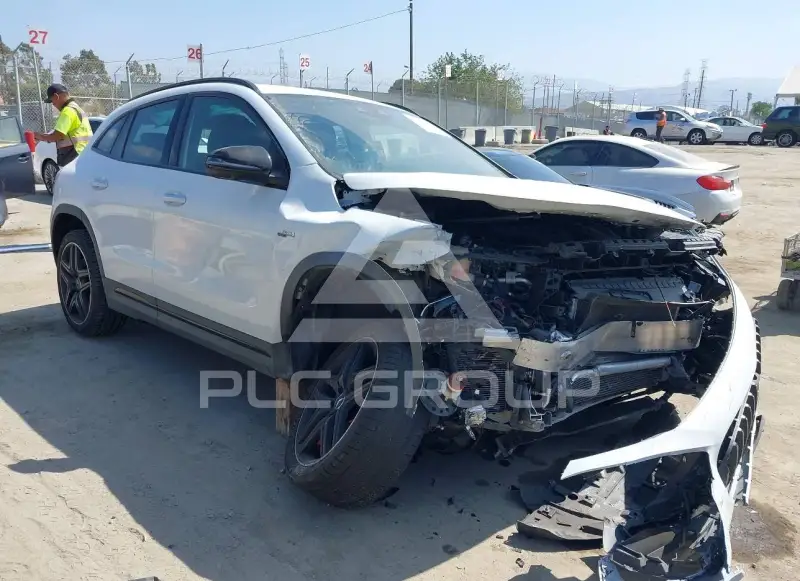 2023 Mercedes Benz GLA 45 AMG фото