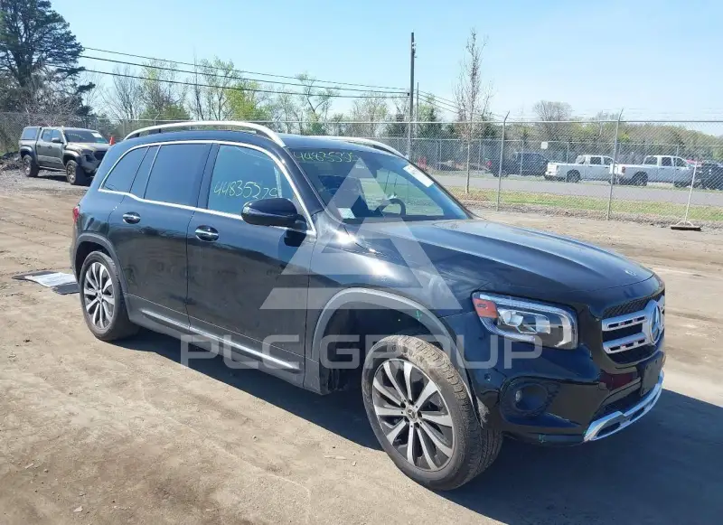 2023 Mercedes Benz GLB 250 фото