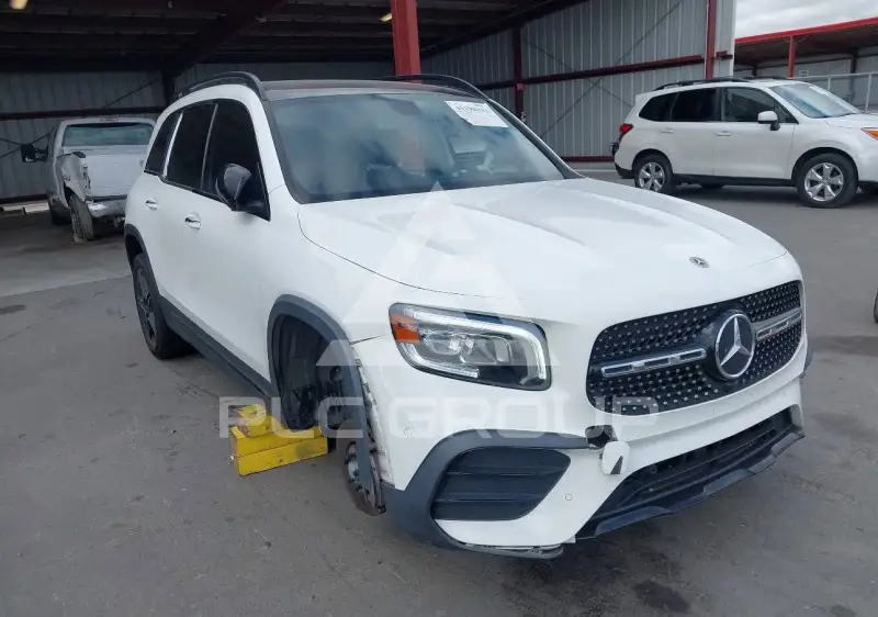 2023 Mercedes Benz GLB 250 фото