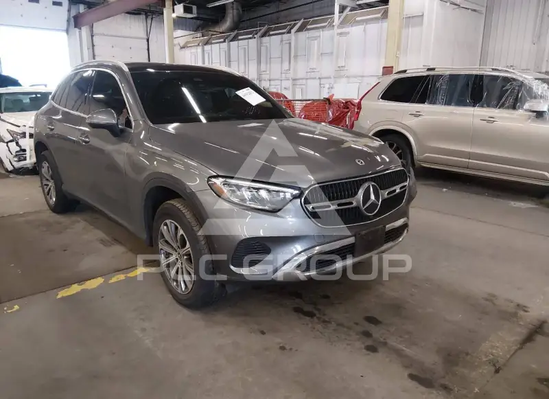 2023 Mercedes Benz GLC 300 фото