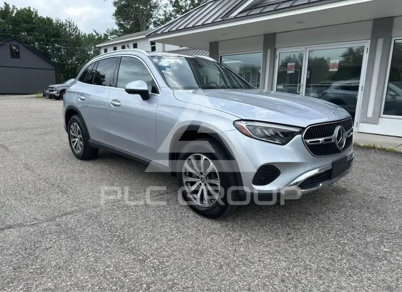2023 Mercedes Benz GLC 300 photo