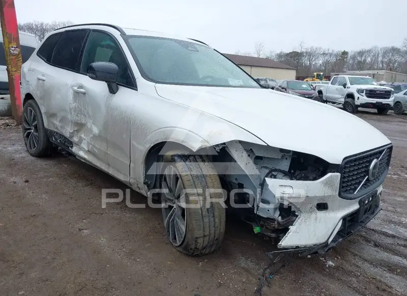2023 Volvo XC60 фото