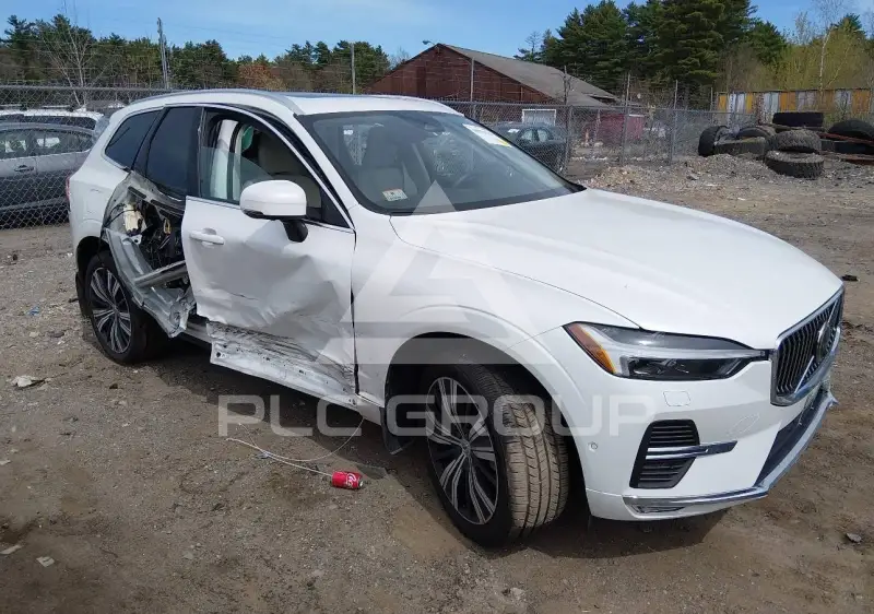 2023 Volvo XC60 фото