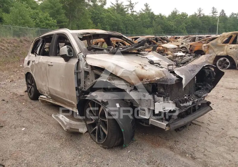 2023 Volvo XC90 фото