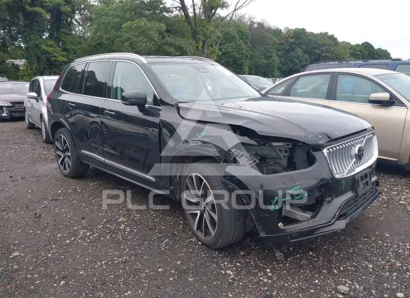 2023 Volvo XC90 фото