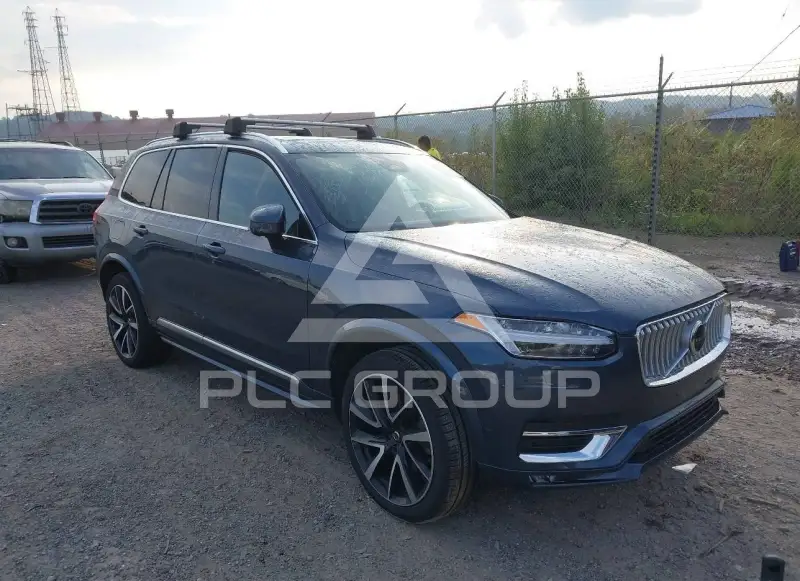 2023 Volvo XC90 фото