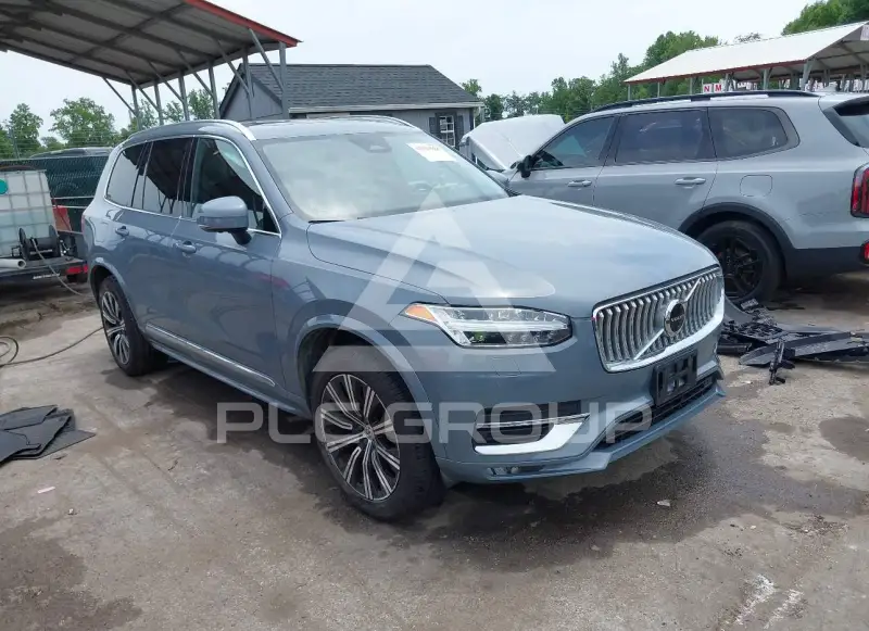 2023 Volvo XC90 фото