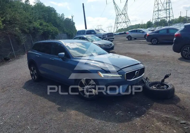 2023 Volvo V60 фото