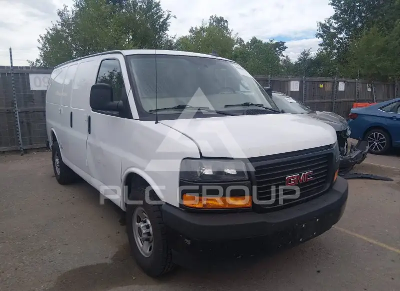 2023 GMC Savana photo