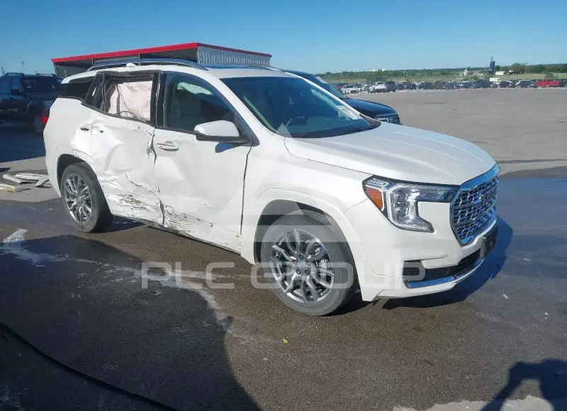 2023 GMC TERRAIN photo