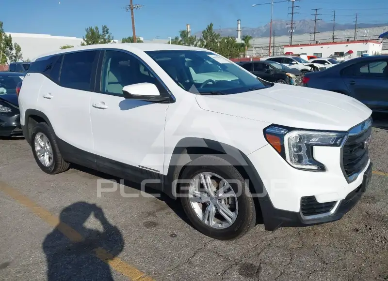 2023 GMC TERRAIN photo