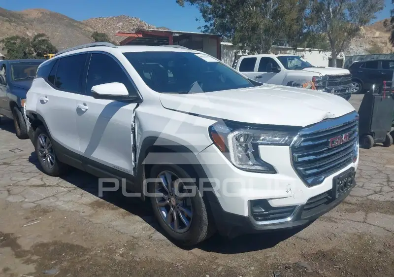 2023 GMC TERRAIN photo