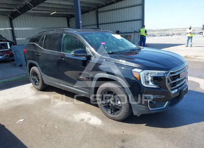 2023 GMC TERRAIN photo