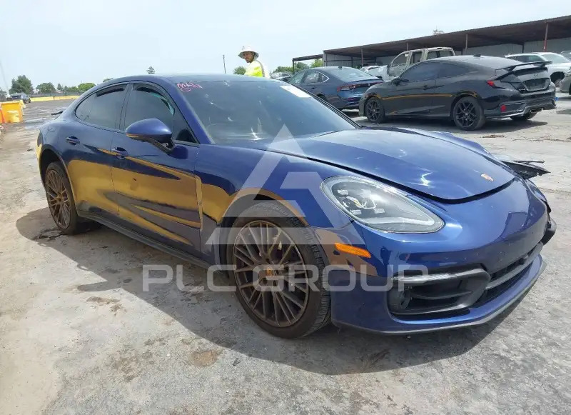 2023 Porsche Panamera photo
