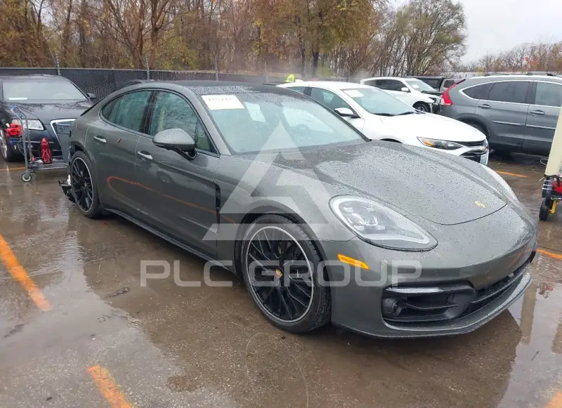 2023 Porsche Panamera photo