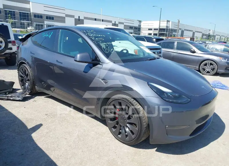 2023 Tesla Model Y фото