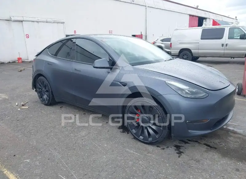 2023 Tesla Model Y фото