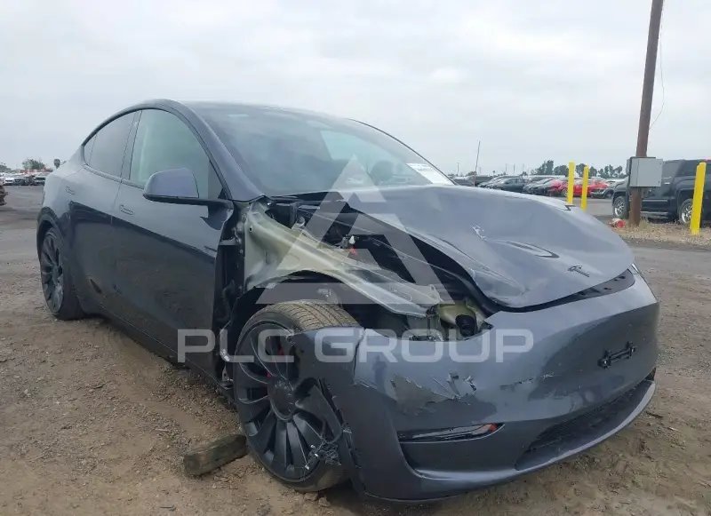 2023 Tesla Model Y фото