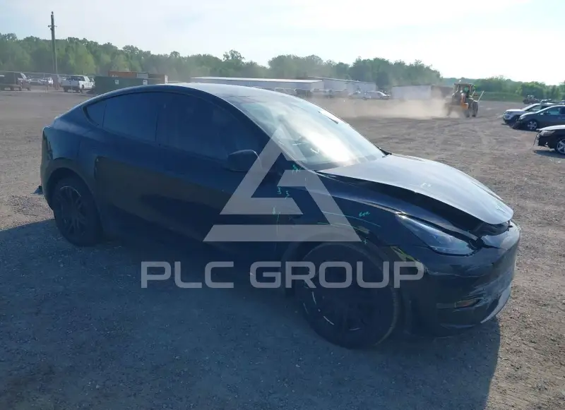 2023 Tesla Model Y фото