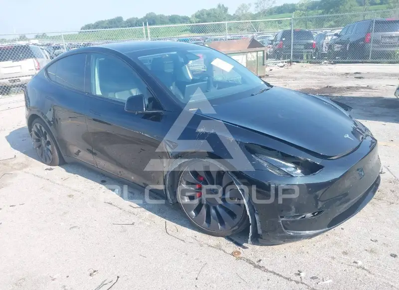 2023 Tesla Model Y фото