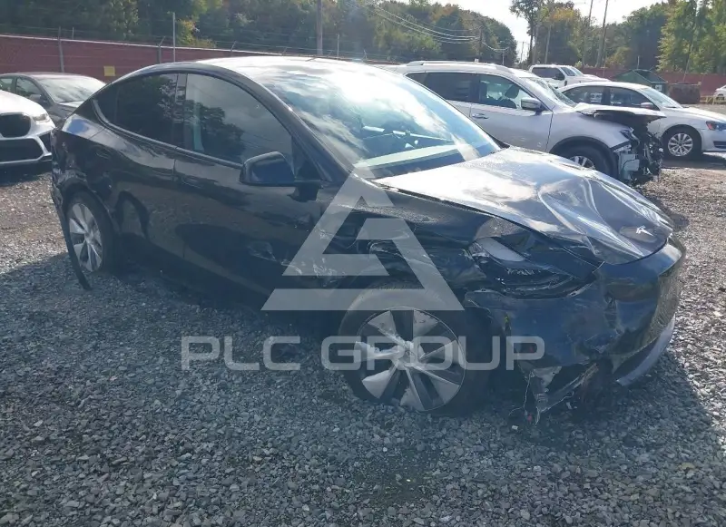 2023 Tesla Model Y фото