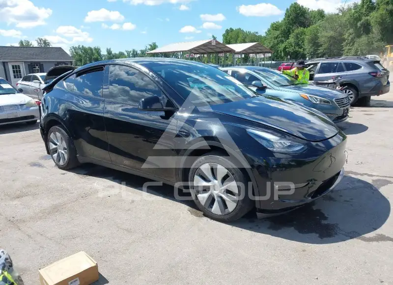 2023 Tesla Model Y фото