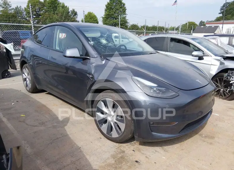 2023 Tesla Model Y фото