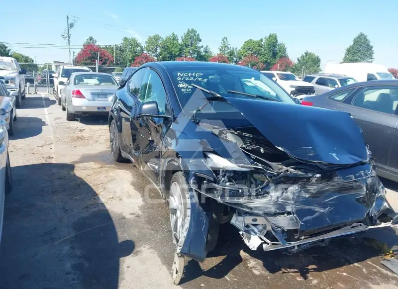 2023 Tesla Model Y фото