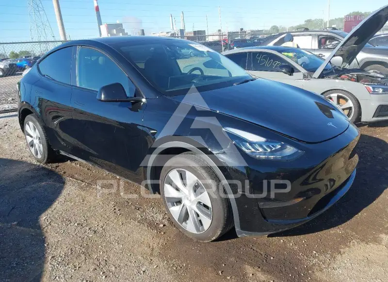 2023 Tesla Model Y фото
